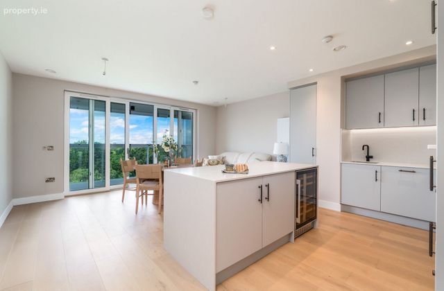 8th Floor Apartment, The Gardens, Merrion, Dublin 4 - Click to view photos