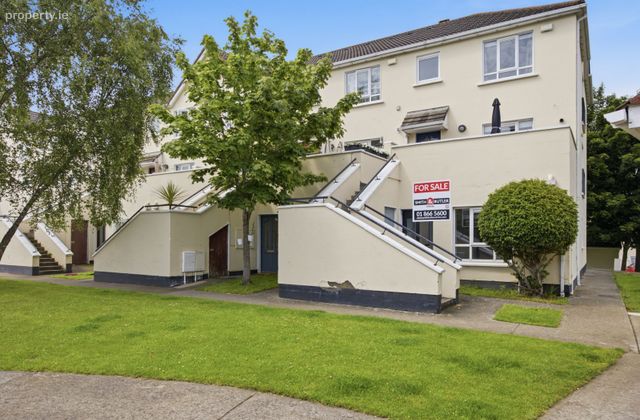 29 Applewood Drive, Applewood, Swords, Co. Dublin - Click to view photos