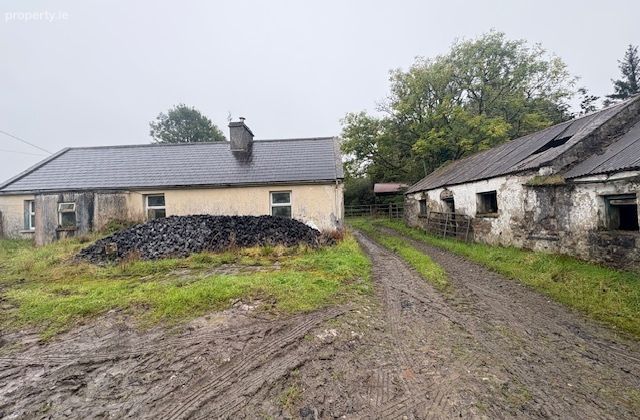Carrowvere, Mauricesmills, Co. Clare - Click to view photos