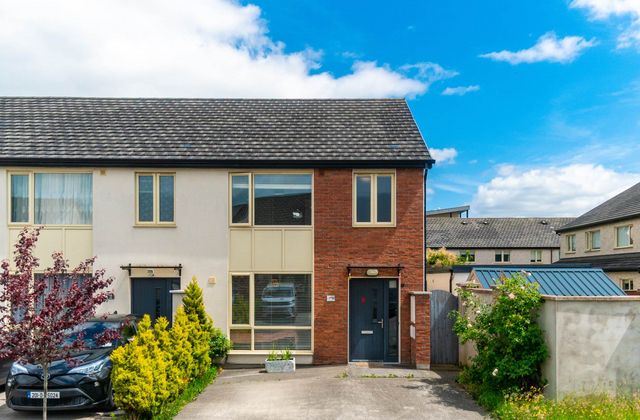 17 The Drive, The Paddocks, Hansfield, Dublin 15, Co. Dublin, Clonsilla, Dublin 15 - Click to view photos