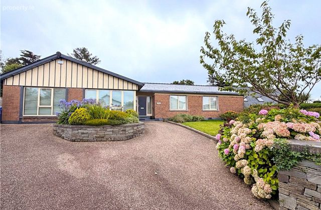 Pollnarooma West, Salthill, Galway, Salthill, Co. Galway - Click to view photos
