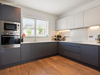21 Clay Farm Avenue, Dublin 18, Leopardstown, Dublin 18 - Image 5