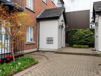 Apartment 15, Temple Court, Dublin 2 - Image 2