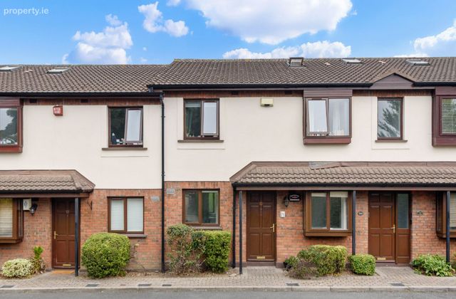 Apartment 11, Monkstown Square, Monkstown Avenue, Monkstown, Co. Dublin - Click to view photos