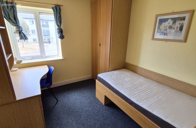 Student Only Accomodation - Apartment 90, Parchment Square, Model Farm Road, Cork, Model Farm Road, Co. Cork - Click to view photos