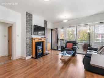 109 The Oval, Tullyvale, Dublin 18, Dublin 18 - Image 2