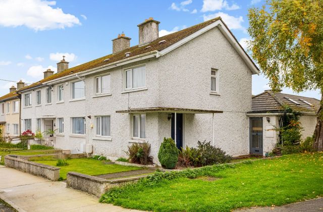 25 Saint Brigid's Park, Dublin 18, Foxrock, Dublin 18 - Click to view photos