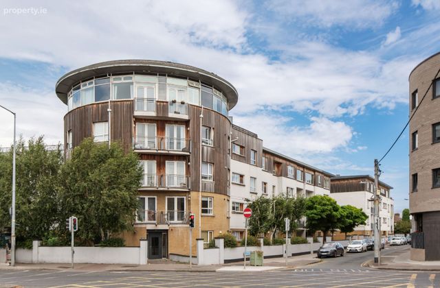 29c, Lansdowne Valley, Drimnagh, Dublin 12 - Click to view photos