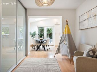 12 Glencairn Grove, The Gallops, Leopardstown, Dublin 18 - Image 3