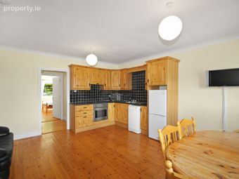 26 An Luasan, Ballybrit, Co. Galway - Image 4