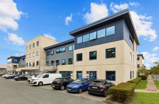 D17, Rathfarnham, Dublin 14 - Click to view photos