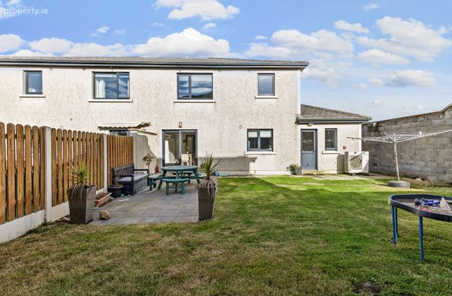 18 Manor View, Roxborough Manor, Mulgannon, Co. Wexford - Click to view photos