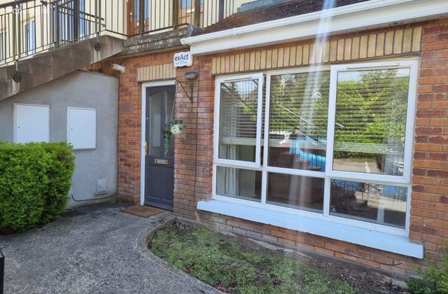 Windmill Court, Dublin 15, Coolmine, Dublin 15 - Click to view photos