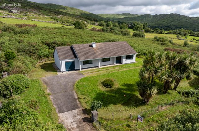 Staigue, Castlecove, Co Kerry, Castlecove, Co. Kerry - Click to view photos