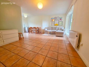 6 Arasain Na Mara, Grattan Road, Galway City Centre, Co. Galway - Image 2