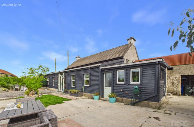 The Old Farmhouse, Annagharvey, Tullamore, Co Offaly, Ballinagar, Co. Offaly - Click to view photos