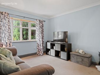 64 Saint Mary\'s Park, Walkinstown, Walkinstown, Dublin 12 - Image 3