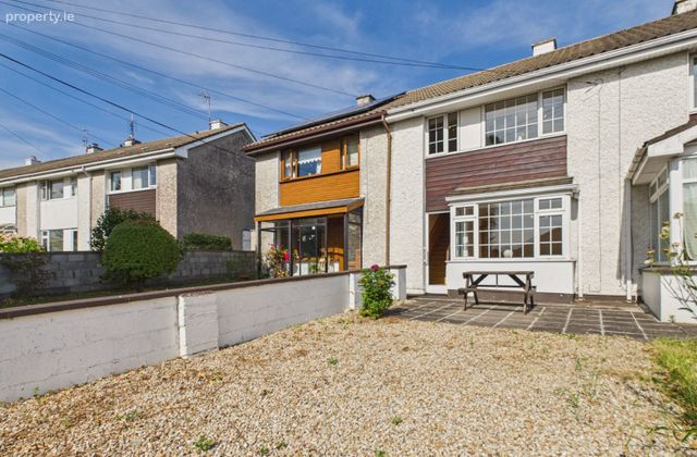 18 Riverside Estate, Midleton, Co. Cork - Click to view photos