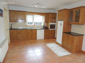 9 Rath Lao, Clybaun Road (nuig), Knocknacarra, Co. Galway - Image 4