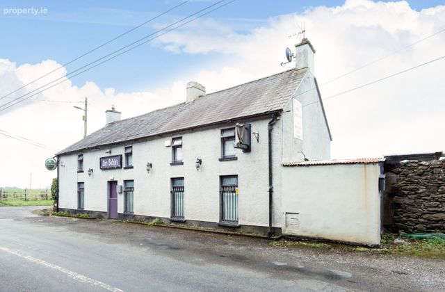 An Sib&iacute;n, Vicarstown Cross, Matehy, Co. Cork - Click to view photos