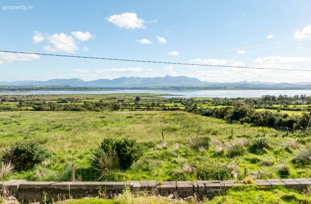 Fybagh, Killarney, Castlemaine, Co. Kerry - Click to view photos
