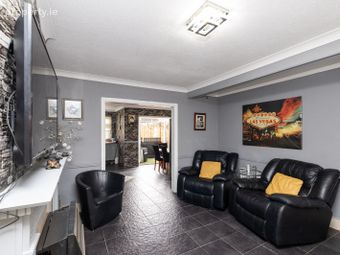34 Woodford Downs, Clondalkin, Dublin 22 - Image 4