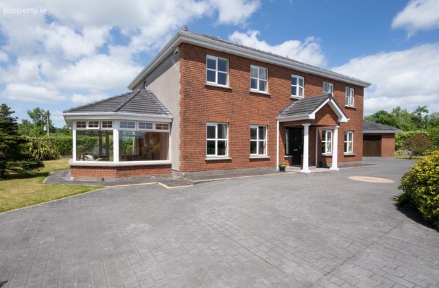 11 Chestnut Lawn, Classes Lake, Ovens, Co Cork, Ovens, Co. Cork - Click to view photos
