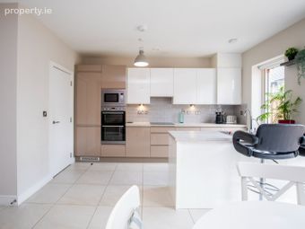 1 Parkside Walk, Dublin 13, Clongriffin, Dublin 13 - Image 3