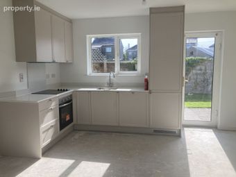 4 Castle Court, Thurles, Thurles, Co. Tipperary - Image 2