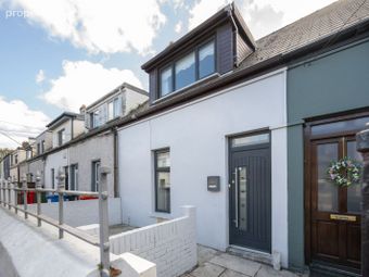 12 Saint Joseph's Terrace, Gould Street, The Lough, Co. Cork - Image 2