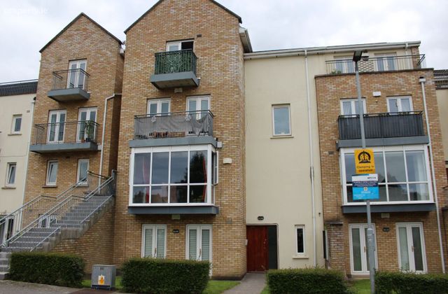 83 Bantry Square, Waterville, Dublin 15 - Click to view photos