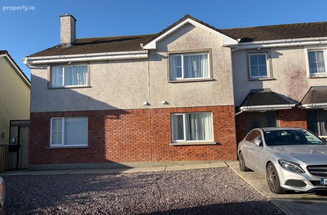 32 Racecourse Heights, Oakpark, Tralee, Co. Kerry - Click to view photos