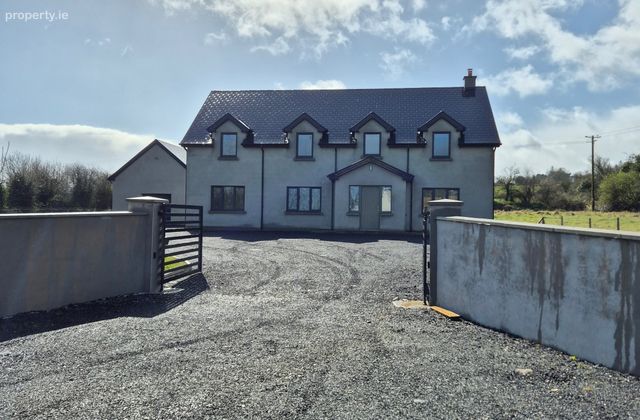 Shanavoher, Bweeng, Mallow, Co. Cork - Click to view photos