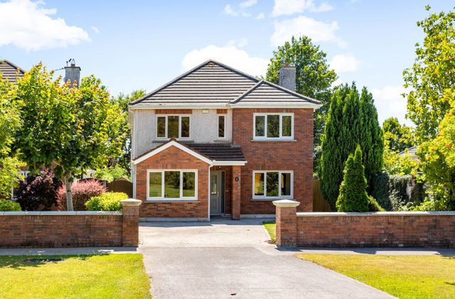 8 Greenmount Park, Green Road, The Curragh, Co. Kildare - Click to view photos