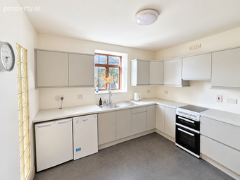 28 Belgium Park, Monaghan Town, Monaghan, Co. Monaghan - Image 3