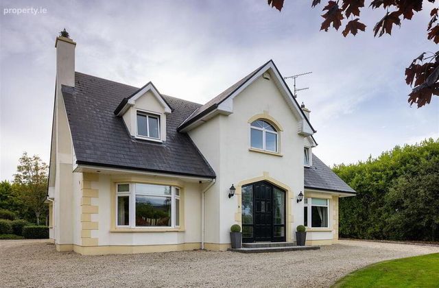 Flanmur, Lynches Cross, Tullyallen, Co. Louth, Tullyallen, Co. Louth - Click to view photos