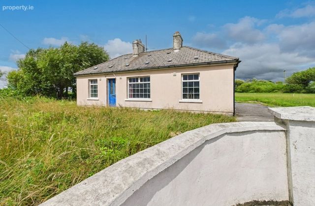 Killeacle, Ardfert, Banna, Co. Kerry - Click to view photos