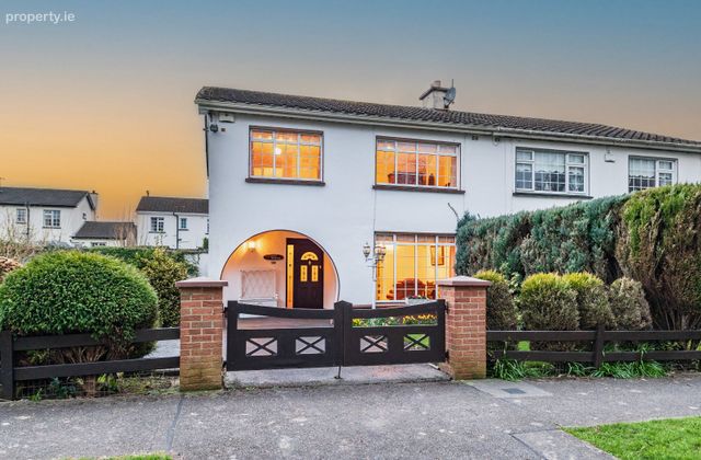 Cor&oacute;n Mhuire, 199 The Oaks, Newbridge, Co. Kildare - Click to view photos