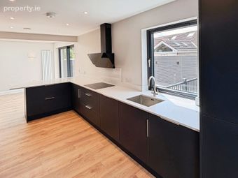 21 Saint Joseph's Park, The Lough, Co. Cork - Image 5