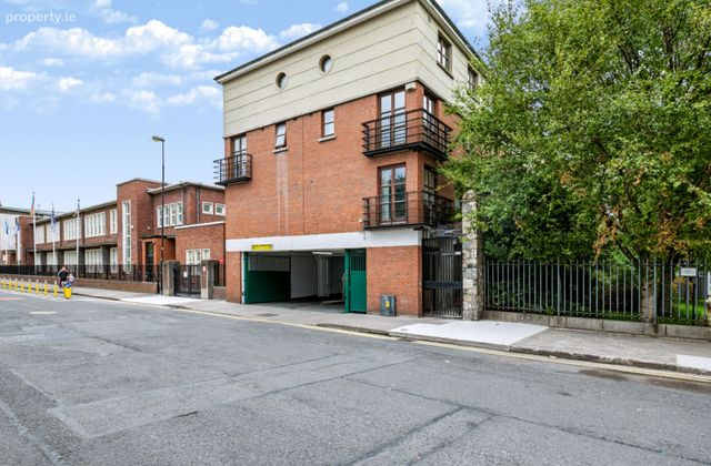 Apartment 3, Friary Close, D08 K298, Christchurch, Dublin 8 - Click to view photos