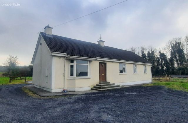 New Road, Moneenroe, Castlecomer, Co. Kilkenny - Click to view photos